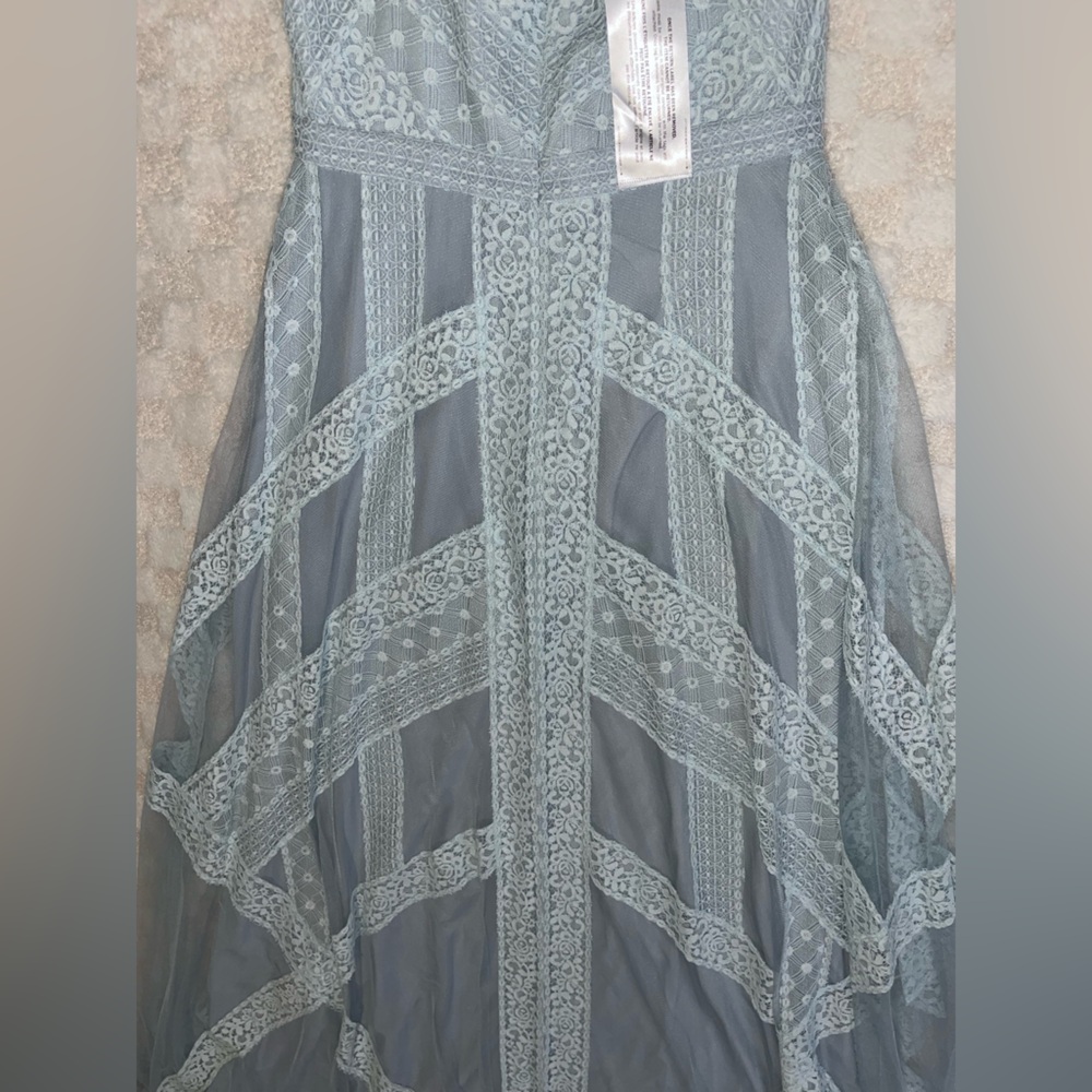 NWT! BCBGMAXAZRIA Raissa Halter Neck Maxi Evening Gown in Haze Combo • Size 12 - Picture 10 of 16